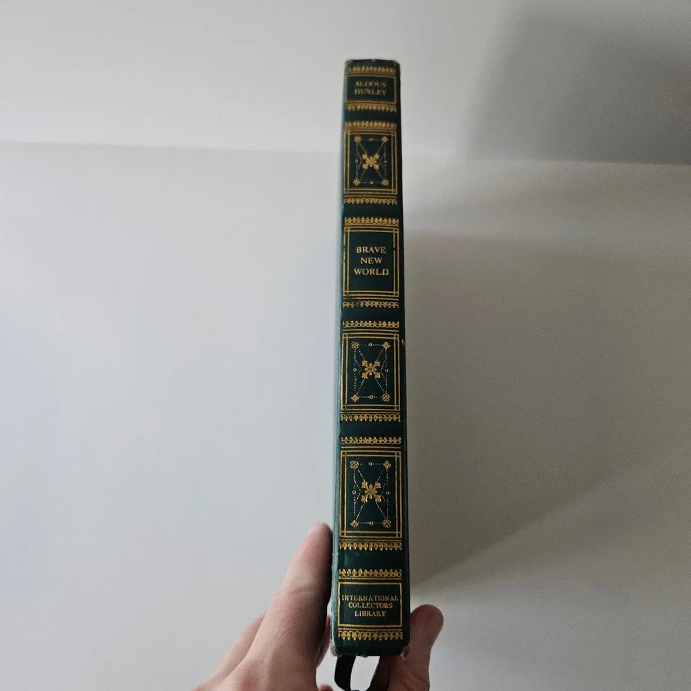 1946 Brave New World by Aldous Huxley International Collectors Edition HC Book
